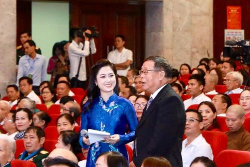 Góp sức dựng xây Thủ đô bằng trách nhiệm và tri thức