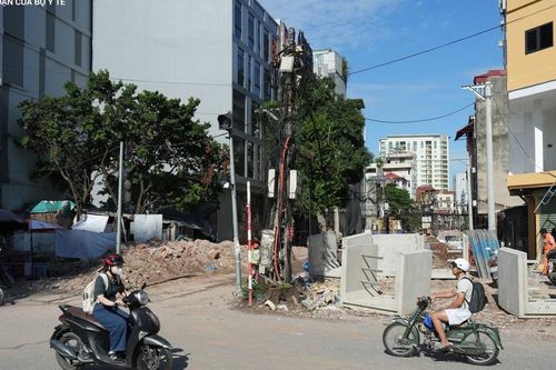Cận cảnh 'ngõ khổ' đang được thi công mở rộng gấp 4 lần