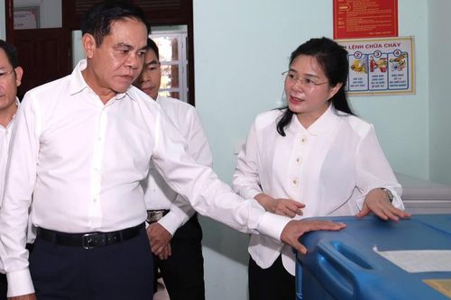 Nghệ An ưu tiên nguồn lực, nâng chất lượng khám chữa bệnh tại tuyến cơ sở