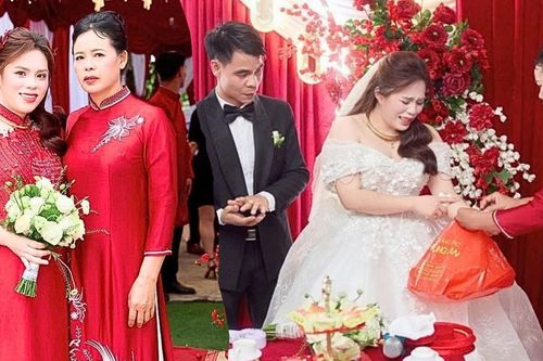 Nàng dâu góa bụa bật khóc ngày được bố mẹ chồng cũ đứng ra gả đi