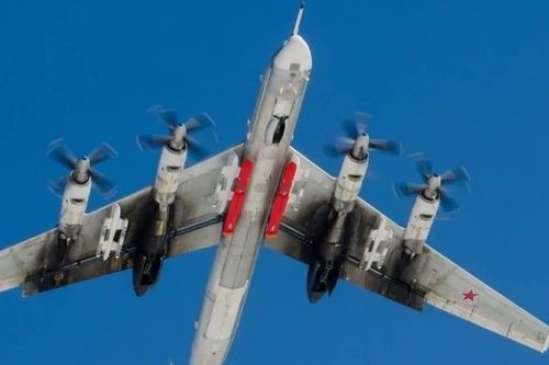 Oanh tạc cơ Tu-95MSM: Nga kéo dài tuổi thọ 'Gấu bay' qua nhiều thập niên