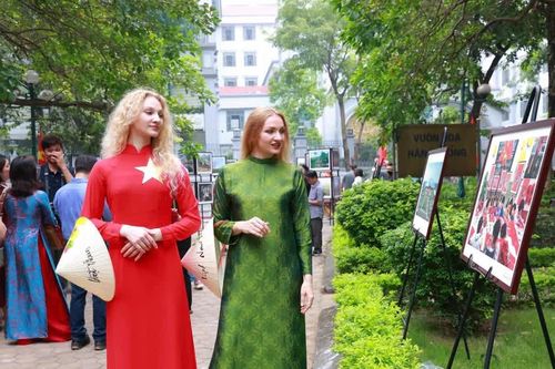 Khai mạc triển lãm ảnh Hà Nội – Nhịp sống mới và Vẻ đẹp mọi miền Tổ quốc