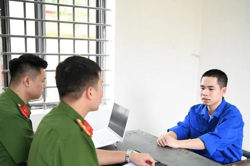 Triệt phá đường dây rửa tiền xuyên quốc gia qua 'chợ đen' tài khoản ngân hàng