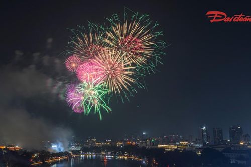 Hà Nội rực rỡ pháo hoa mừng 72 năm Ngày Giải phóng Thủ đô
