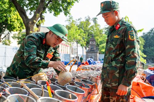 Loạt trận địa pháo hoa sẵn sàng khai hỏa đêm 10/10 tại Hà Nội