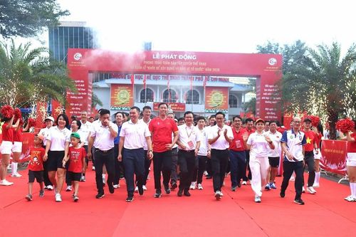 TP.HCM: Gần 10.000 người hưởng ứng Lễ phát động mỗi người dân lựa chọn ít nhất một môn thể thao phù hợp để luyện tập