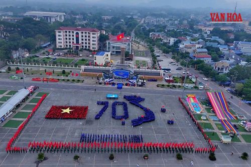 Thái Nguyên kết triệu trái tim qua màn đồng diễn 'Tôi yêu Tổ quốc tôi'