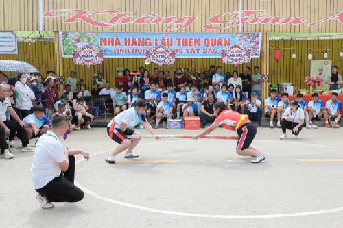 Rộn ràng không khí thể thao tại Ngày hội Văn hóa dân tộc Mông lần thứ IV