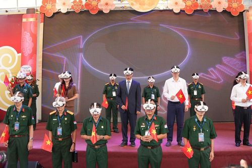 Khi người Hà Nội trở về mùa Thu lịch sử nhờ công nghệ thực tế ảo VR