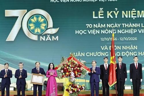 Chủ tịch Quốc hội Trần Thanh Mẫn: Đưa tri thức từ giảng đường đến đồng ruộng