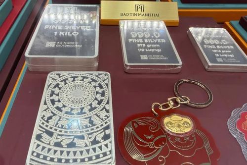 Sáng 10/10, giá bạc thế giới phục hồi lên ngưỡng gần 60,7 USD/ounce