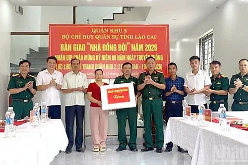 Lào Cai khánh thành, bàn giao 'Nhà đồng đội' cho quân nhân