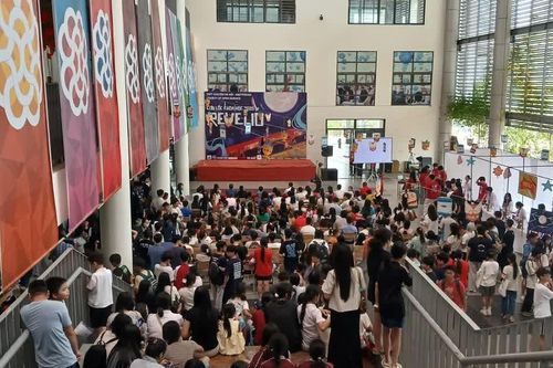 Science Tornado đưa hơn 80 thí nghiệm khoa học đến gần người trẻ