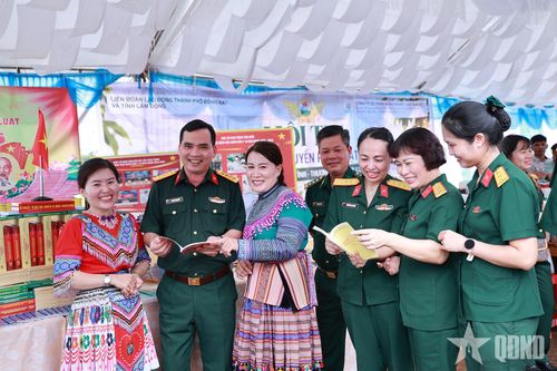 Binh đoàn 16 làm công tác dân vận tại Quảng Tân, Lâm Đồng