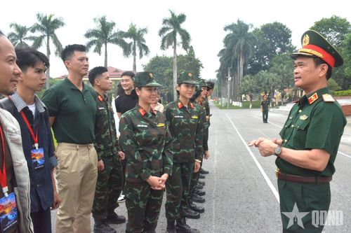 Khởi quay bộ phim 'Mặt trời không lặn' về Bộ đội Cụ Hồ