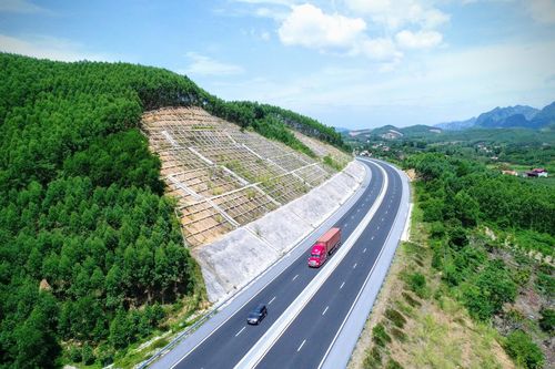 Kiến nghị tăng hậu kiểm, hoàn thiện chính sách miễn, giảm phí trên tuyến cao tốc Bắc Giang - Lạng Sơn