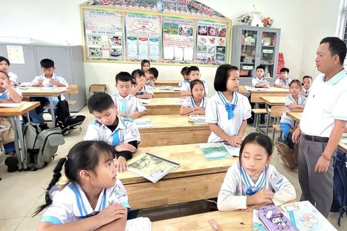 Toàn bộ học sinh thôn Tiến Sơn đã trở lại trường sau hơn 1 tháng nghỉ học