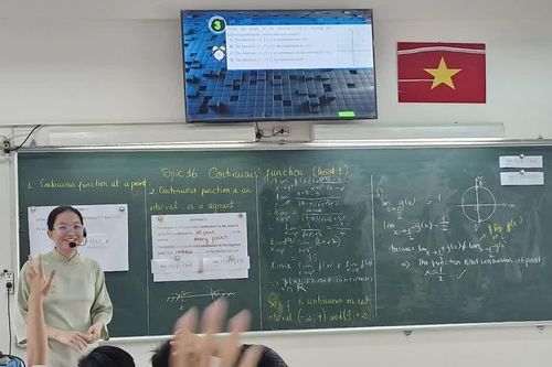 Đưa tiếng Anh thành ngôn ngữ thứ hai, thúc đẩy chuyển đổi số trong trường học
