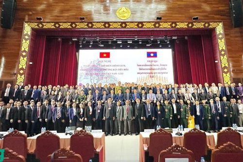 Lan tỏa ý thức thượng tôn pháp luật, vun đắp tình đoàn kết Việt Nam - Lào
