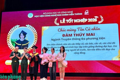 Chia vui cùng cô học trò giàu nghị lực
