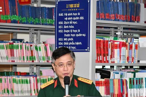 AI vào giảng đường quân y: Học nhanh hơn nhưng không được tin máy tuyệt đối