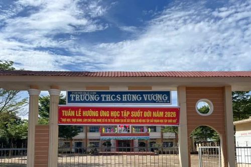 Gia Lai: Vận động phụ huynh đóng tiền mua bàn ghế sai quy định, nhà trường phải hoàn trả