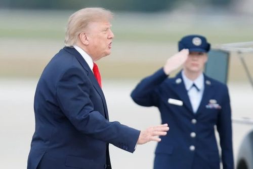 Ông Trump né câu hỏi có xem livestream vụ hành quyết tên sát nhân hàng loạt hay không