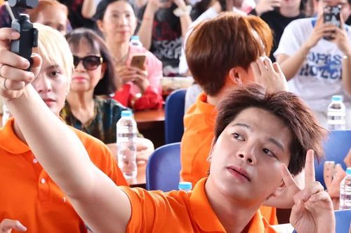 Rhyder và dàn nghệ sĩ 'say hi' khởi công cầu Khang Túc tại Cần Thơ