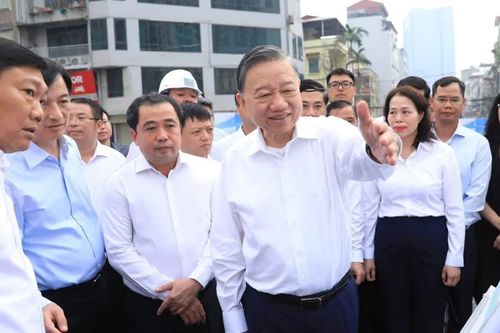 Tổng Bí thư, Chủ tịch nước Tô Lâm: Quản lý chặt chẽ quy hoạch xây dựng hai bên tuyến đường