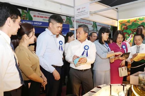Sơn La: Kết nối thị trường, quảng bá nông sản tại hội chợ hàng công nghiệp nông thôn
