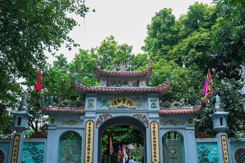 Phát huy giá trị di tích Phủ Ứng Thiên gắn với phát triển công nghiệp văn hóa