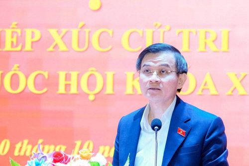 Giám đốc Học viện Chính trị Quốc gia Hồ Chí Minh Đoàn Minh Huấn tiếp xúc cử tri xã Hưng Nguyên Nam