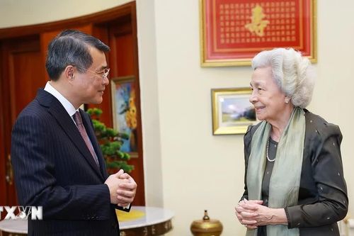 Thủ tướng Lê Minh Hưng thăm Hoàng Thái hậu Campuchia