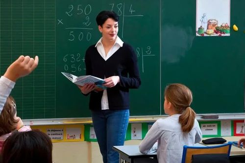 Môi trường tràn ngập thông tin và những vấn đề của học sinh Pháp