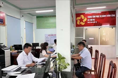 Người dân hài lòng từ việc cắt giảm thời gian làm thủ tục hành chính