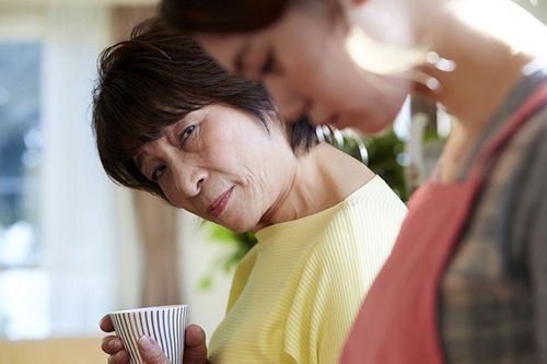 Giận mẹ chồng muốn đi hẹn hò với bạn trai, nàng dâu gây ra sự việc không tưởng