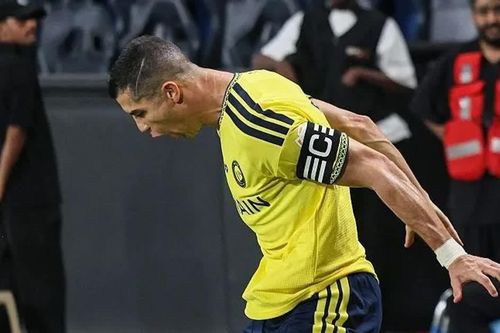 Bất chấp ồn ào với HLV Jesus, Ronaldo tỏa sáng tại Al Nassr