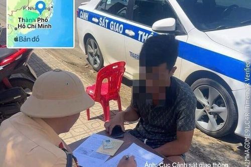Xử lý hàng trăm trường hợp 'độ' còi, đèn xe ô tô trái quy định