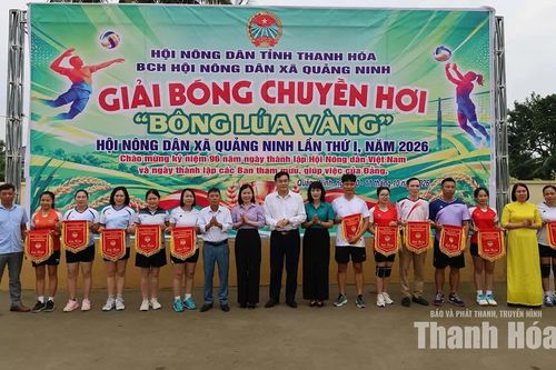 Giải bóng chuyền hơi “Bông lúa vàng” xã Quảng Ninh lần thứ I