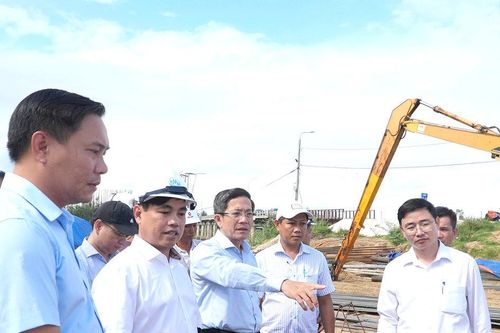 Bàn giao toàn bộ mặt bằng sạch trước ngày 30/10 để thi công cầu Duy Phước