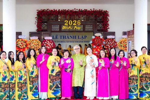 Áo dài kết nối cộng đồng