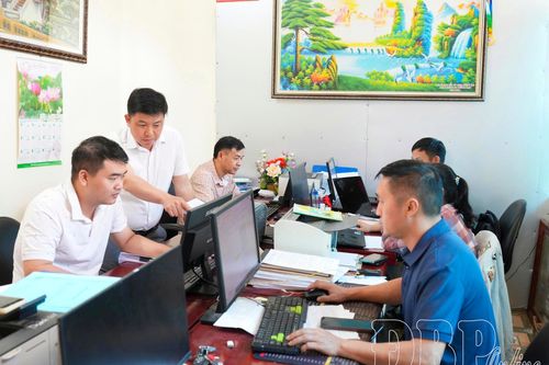 Cán bộ xã 'đa nhiệm' trong chính quyền 2 cấp
