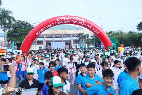 [Chùm ảnh] Hơn 3 ngàn người tham dự Lễ phát động ‘Mỗi người dân lựa chọn ít nhất một môn thể thao phù hợp để tập luyện thường xuyên’ tại Đồng Nai