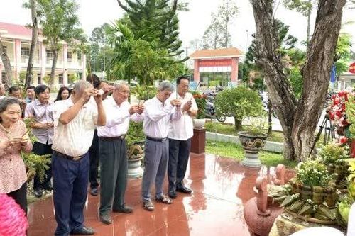 Tổ chức Lễ giỗ đồng chí Nguyễn Thị Lựu lần thứ 38