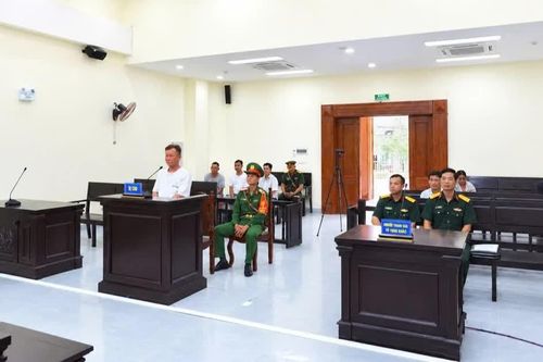 Lãnh án vì cưa hạ 21 cây cao su của Binh đoàn 15
