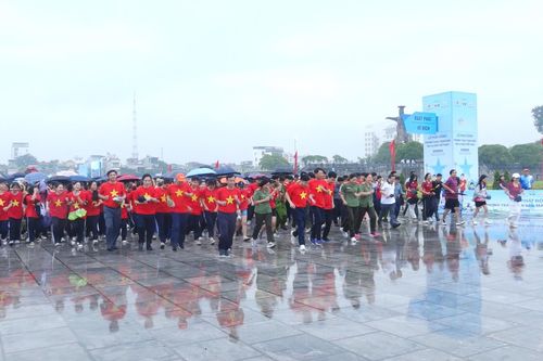 Phát động phong trào “Mỗi người dân lựa chọn ít nhất một môn thể thao phù hợp để tập luyện thường xuyên”