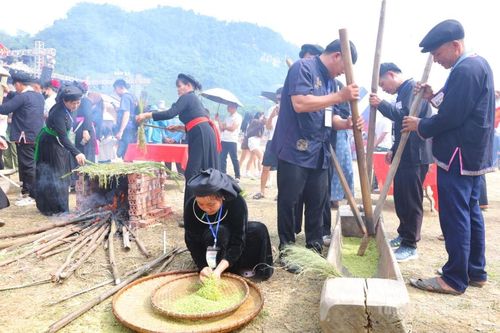 Khai mạc Lễ hội Cốm xã Trung Hà năm 2026