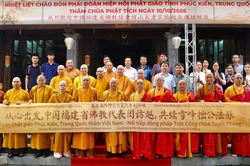 Bắc Ninh: Hiệp hội Phật giáo tỉnh Phúc Kiến, Trung Quốc thăm, lễ Tổ tại chùa Phật Tích