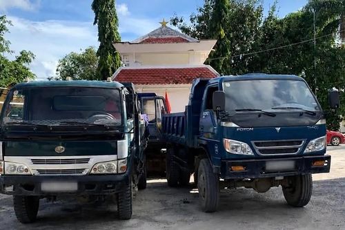 Khánh Hòa: Công an tạm giữ 4 xe tải chở đất san lấp không rõ nguồn gốc