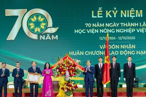 Chủ tịch Quốc hội Trần Thanh Mẫn dự Lễ kỷ niệm 70 năm thành lập Học viện Nông nghiệp Việt Nam